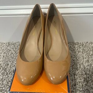 Arturo Chiang Women's Classic Brown Heels